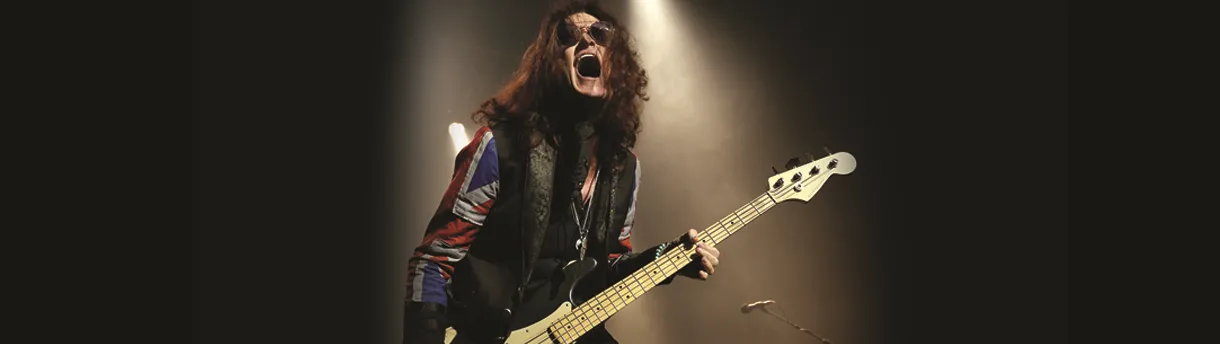 Glenn Hughes Performs Classic Deep Purple Live