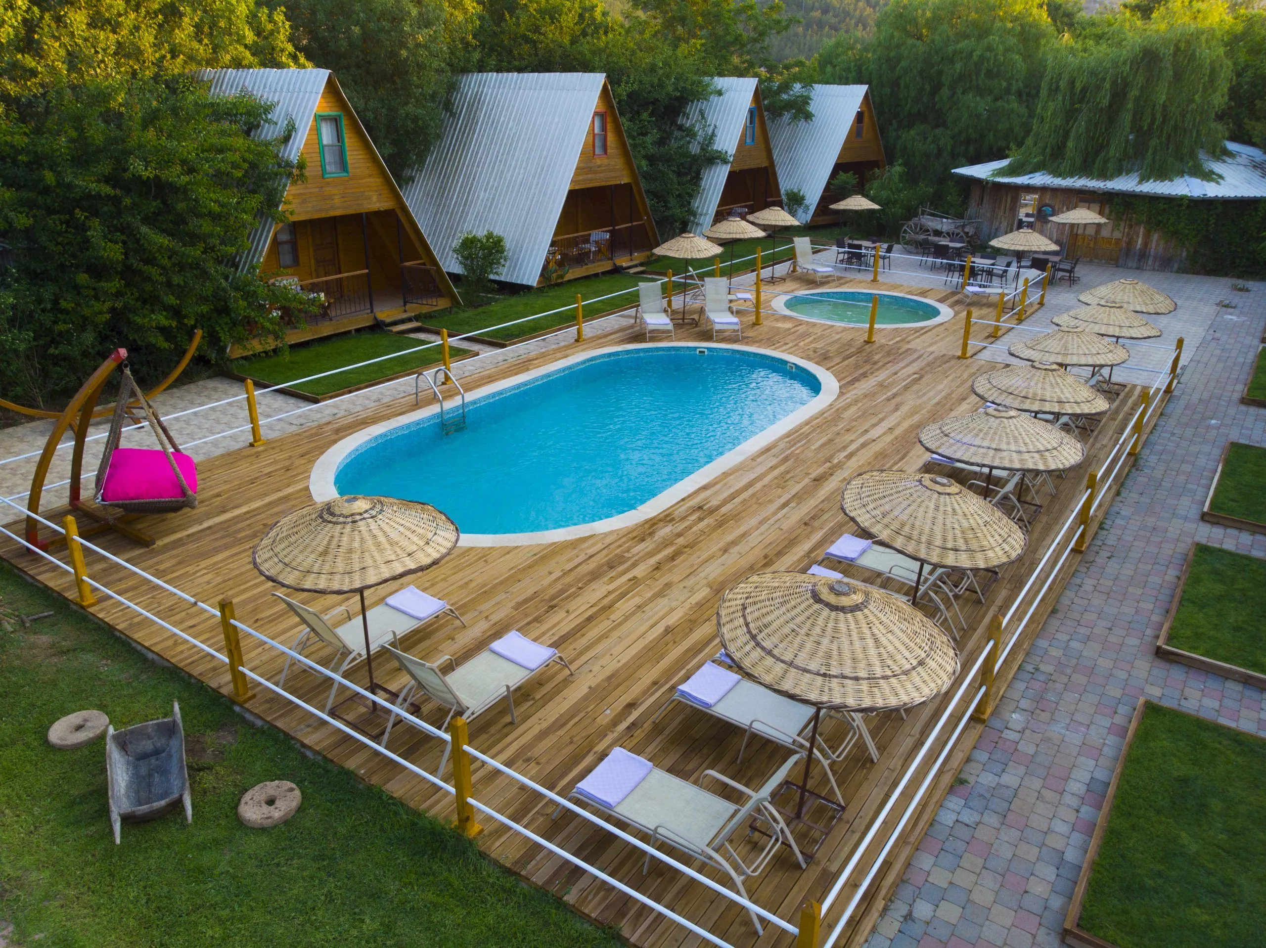 Yeldeğirmeni Bungalow - cover