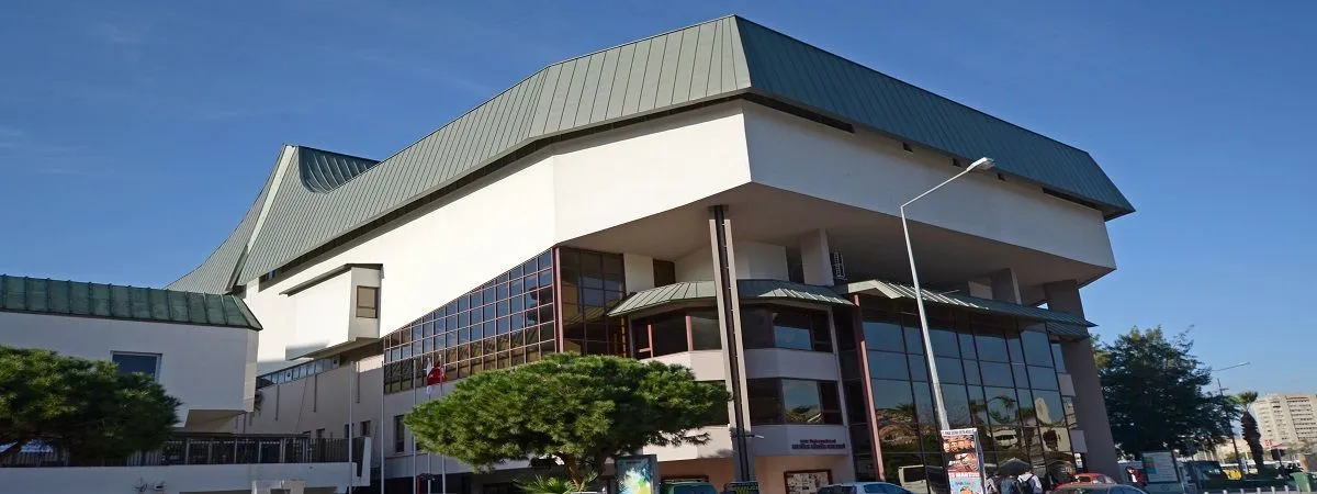 Ege Üniversitesi AKM - Yunus Emre Salonu - cover