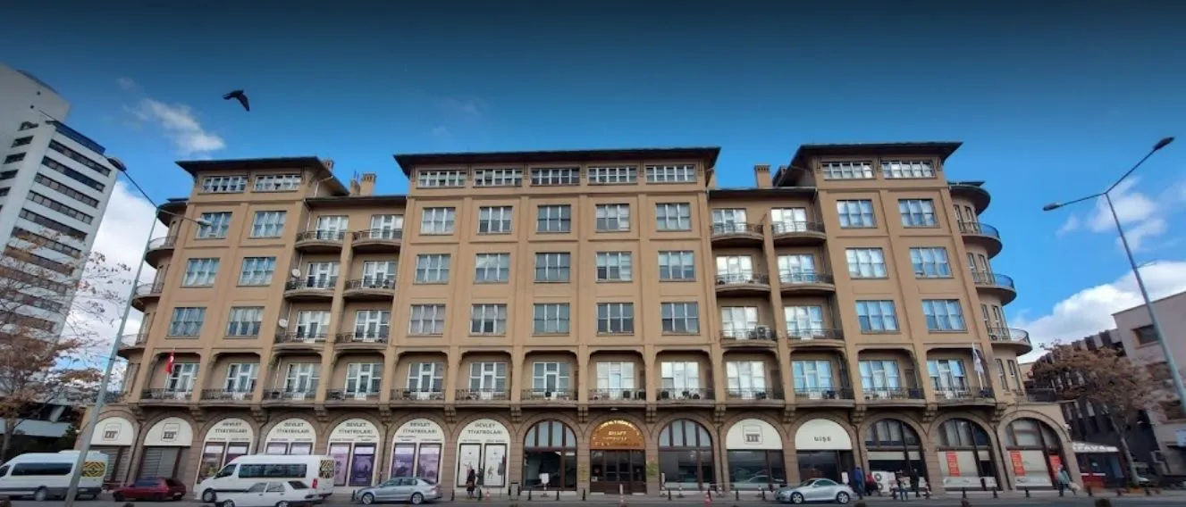 Devlet Tiyatroları Küçük Tiyatro - cover