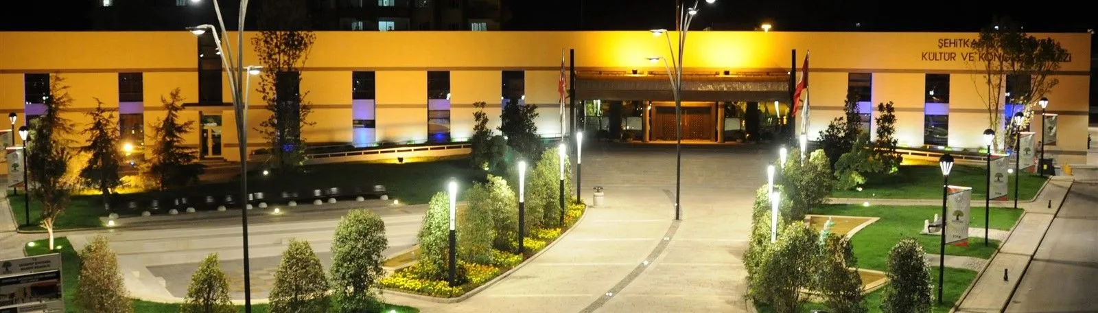 Şehit Kamil Belediyesi Kültür ve Kongre Merkezi - cover