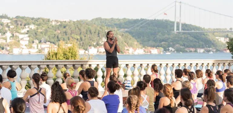 Wings ile Müzede Yoga