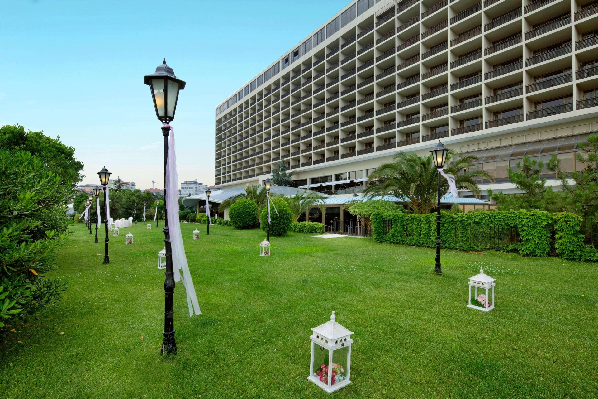 Hilton İstanbul Bosphorus Gün Bahçesi - cover